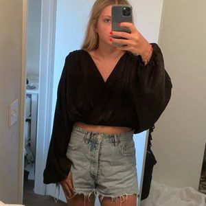 Long sleeve criss cross crop top